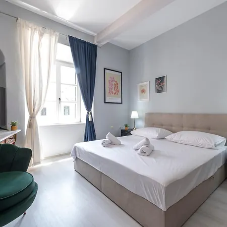 The Bassegli - Gozze Palace