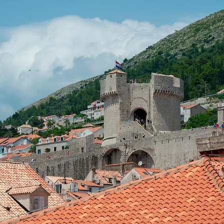 The Bassegli - Gozze Palace