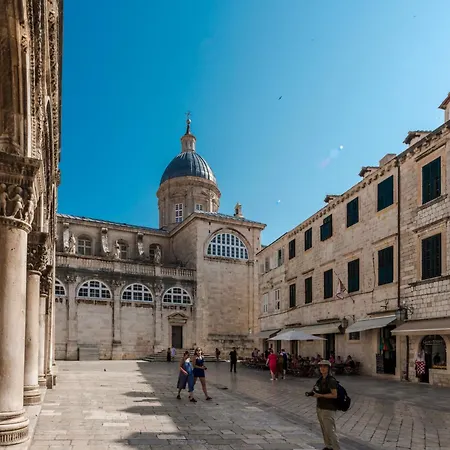 The Bassegli - Gozze Palace * Ragusa