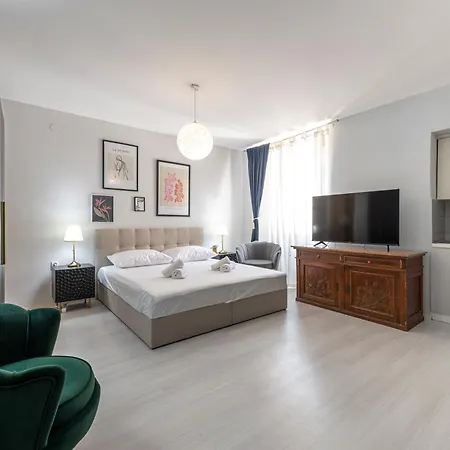 The Bassegli - Gozze Palace * Ragusa