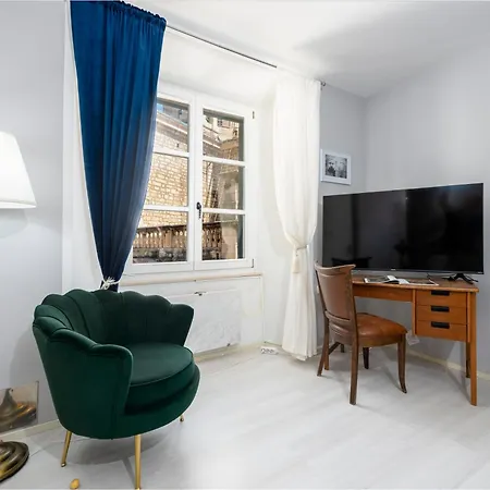 The Bassegli - Gozze Palace * Ragusa