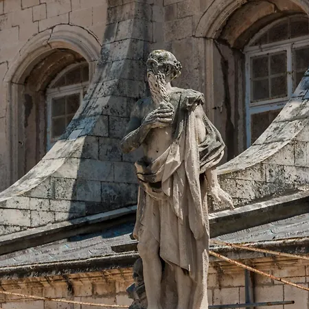 The Bassegli - Gozze Palace