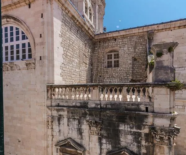 The Bassegli - Gozze Palace Ragusa