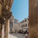 The Bassegli - Gozze Palace *